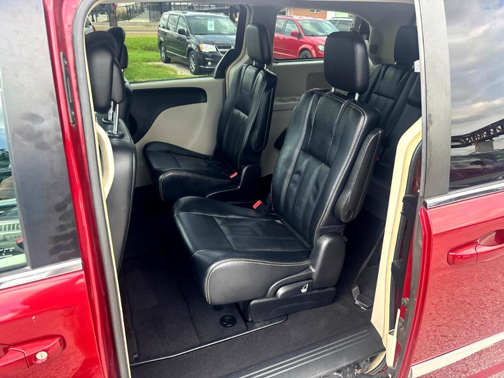 used 2016 Chrysler Town & Country car, priced at $9,250