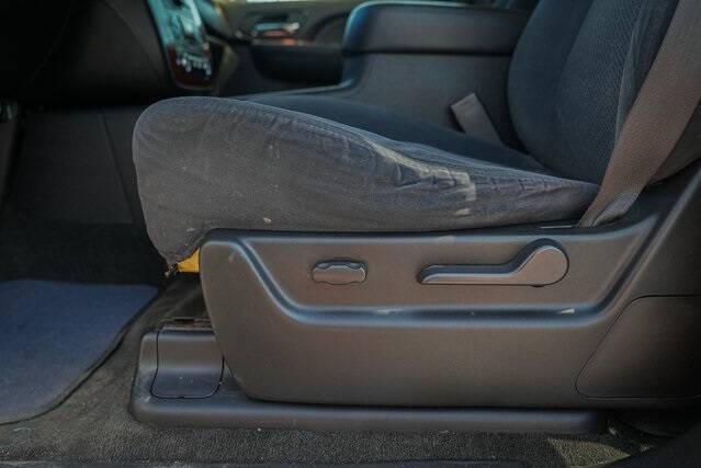 used 2007 Chevrolet Suburban car, priced at $5,990
