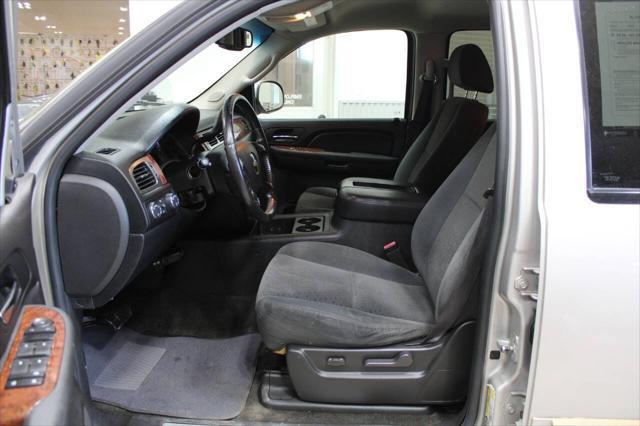 used 2007 Chevrolet Suburban car, priced at $6,900