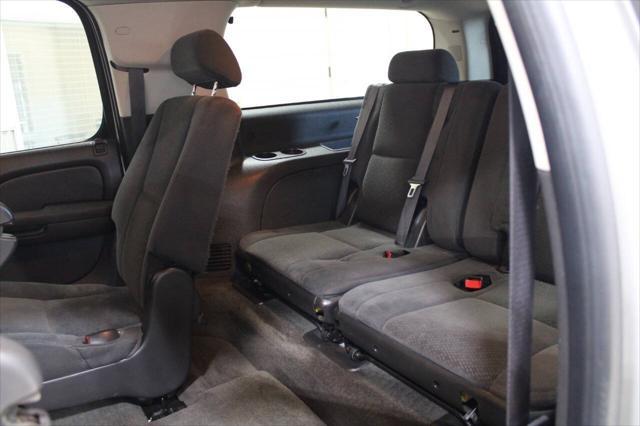 used 2007 Chevrolet Suburban car, priced at $6,900