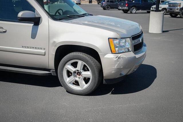 used 2007 Chevrolet Suburban car, priced at $5,990