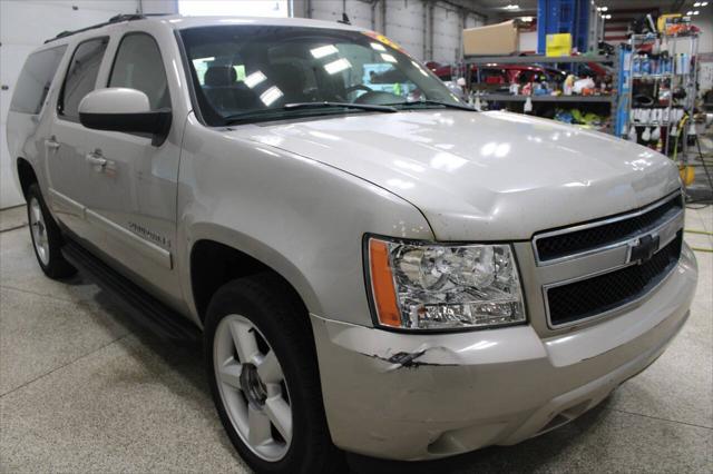 used 2007 Chevrolet Suburban car, priced at $6,900