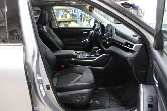 used 2020 Toyota Highlander car, priced at $33,900