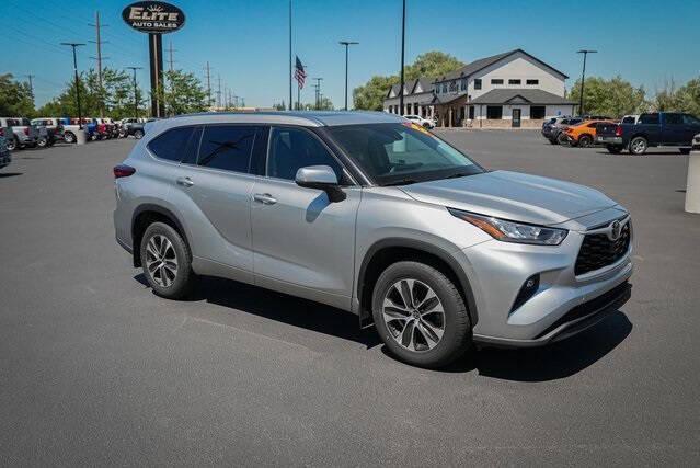 used 2020 Toyota Highlander car, priced at $33,990