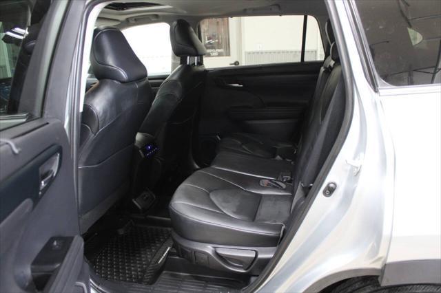 used 2020 Toyota Highlander car, priced at $33,900