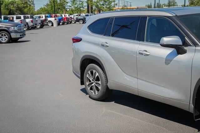 used 2020 Toyota Highlander car, priced at $33,990
