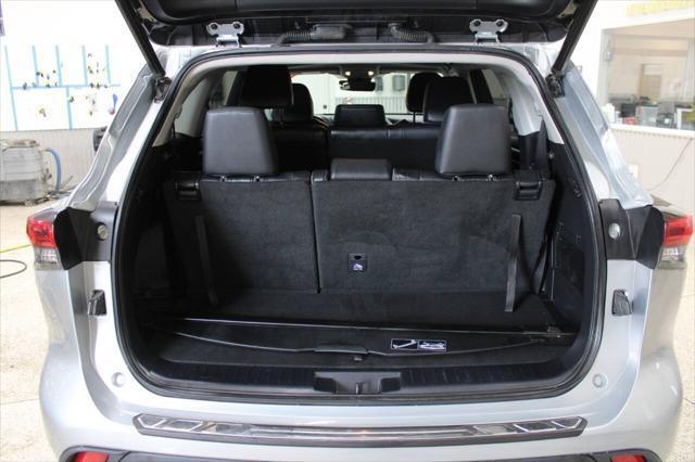 used 2020 Toyota Highlander car, priced at $33,900