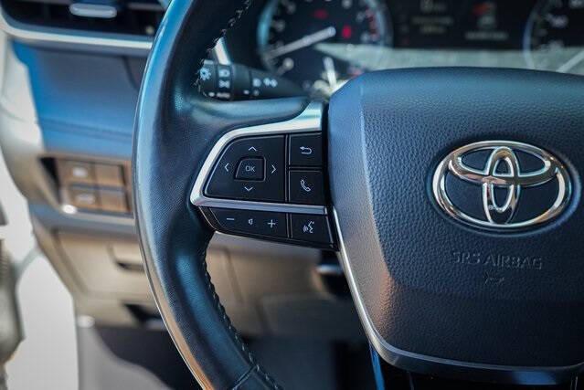 used 2020 Toyota Highlander car, priced at $33,990
