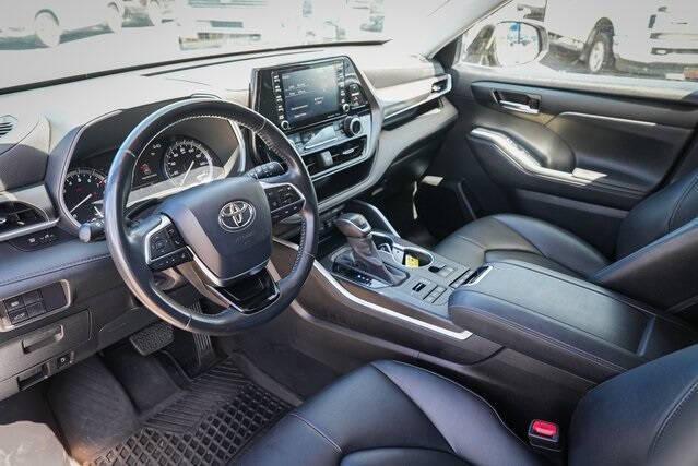 used 2020 Toyota Highlander car, priced at $33,990