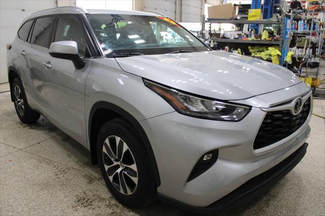 used 2020 Toyota Highlander car, priced at $33,900