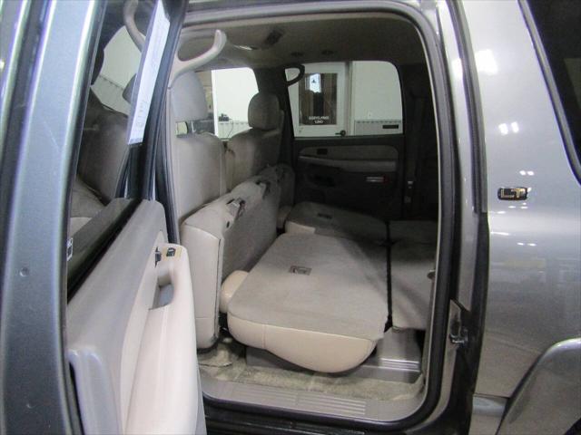 used 2001 Chevrolet Suburban car, priced at $5,900