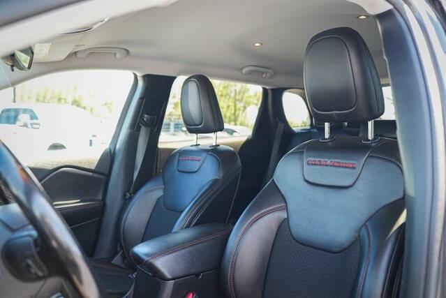 used 2021 Jeep Cherokee car