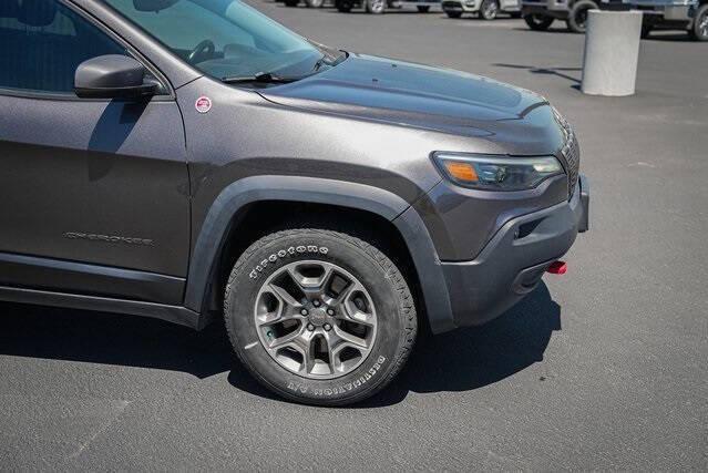 used 2021 Jeep Cherokee car