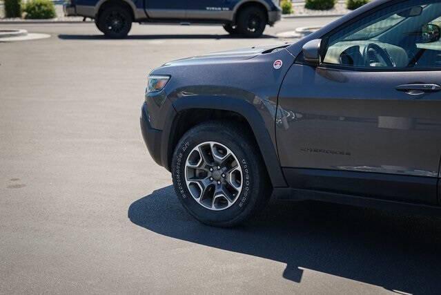 used 2021 Jeep Cherokee car