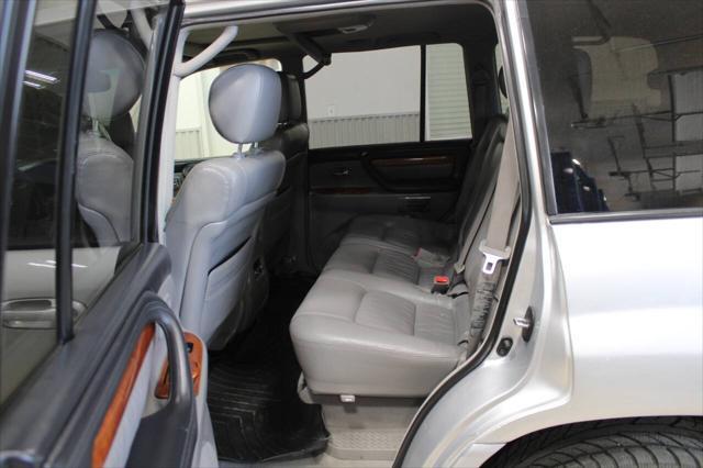 used 2006 Lexus LX 470 car, priced at $11,900