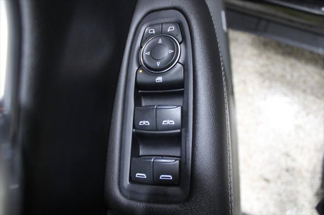 used 2022 Cadillac XT5 car, priced at $27,900
