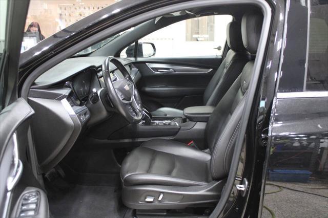 used 2022 Cadillac XT5 car, priced at $27,900