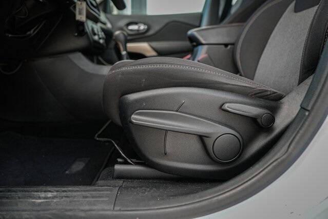 used 2018 Jeep Cherokee car, priced at $17,990