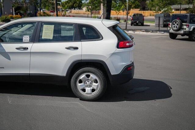 used 2018 Jeep Cherokee car, priced at $17,990