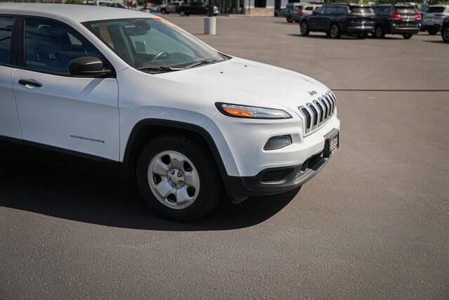 used 2018 Jeep Cherokee car, priced at $17,990