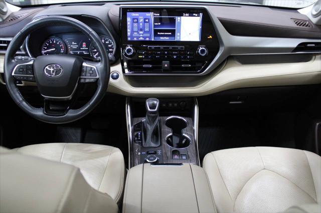 used 2021 Toyota Highlander car, priced at $34,500