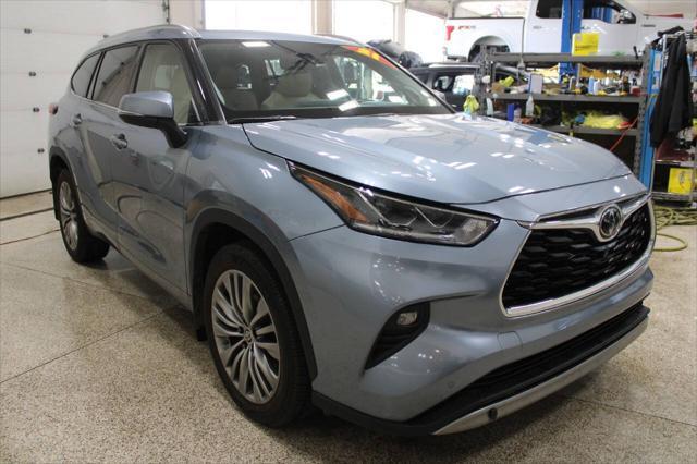 used 2021 Toyota Highlander car, priced at $34,500