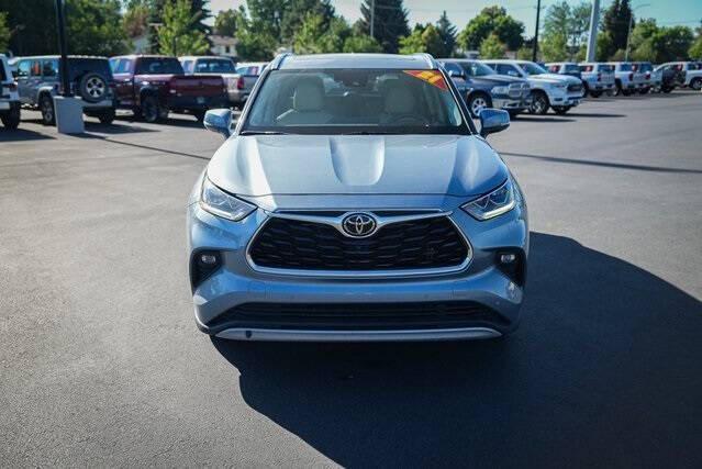 used 2021 Toyota Highlander car, priced at $34,990