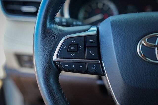 used 2021 Toyota Highlander car, priced at $34,990
