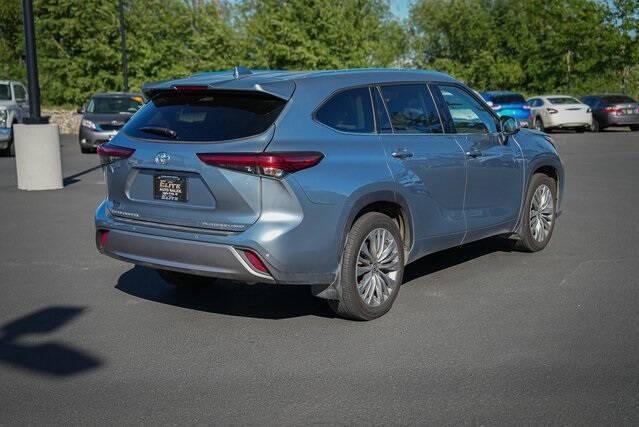 used 2021 Toyota Highlander car, priced at $34,990