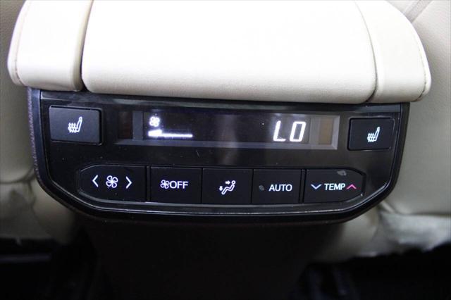 used 2021 Toyota Highlander car, priced at $34,500