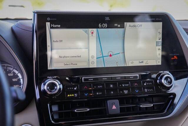 used 2021 Toyota Highlander car, priced at $34,990