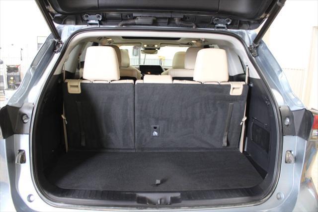 used 2021 Toyota Highlander car, priced at $34,500