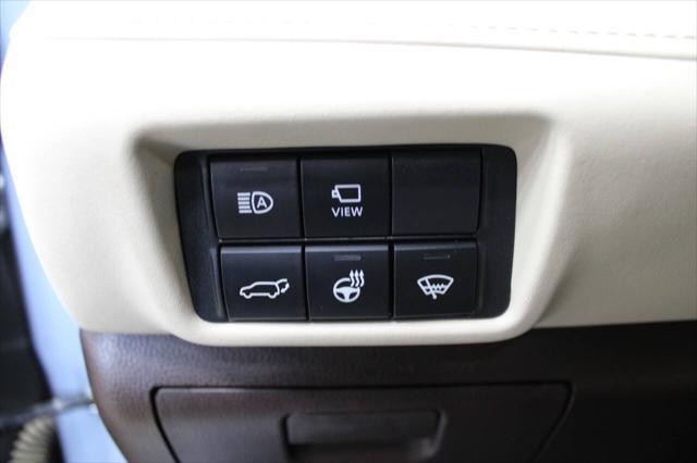 used 2021 Toyota Highlander car, priced at $34,500