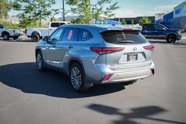 used 2021 Toyota Highlander car, priced at $34,990
