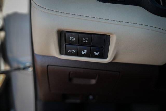 used 2021 Toyota Highlander car, priced at $34,990