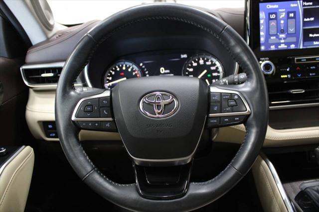used 2021 Toyota Highlander car, priced at $34,500