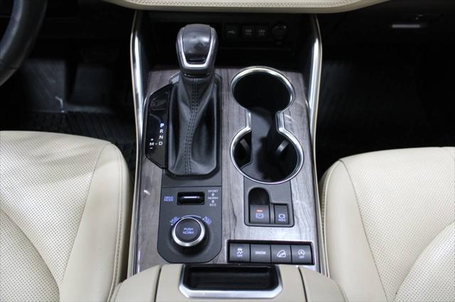 used 2021 Toyota Highlander car, priced at $34,500