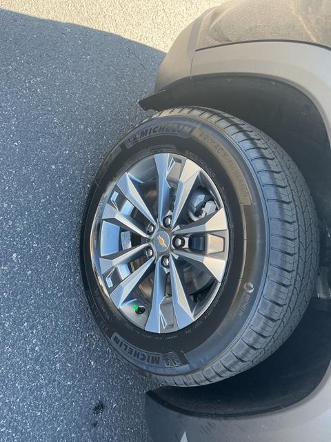 new 2026 Chevrolet Equinox car, priced at $32,077