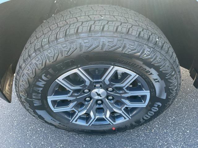 new 2026 Chevrolet Colorado car, priced at $47,333