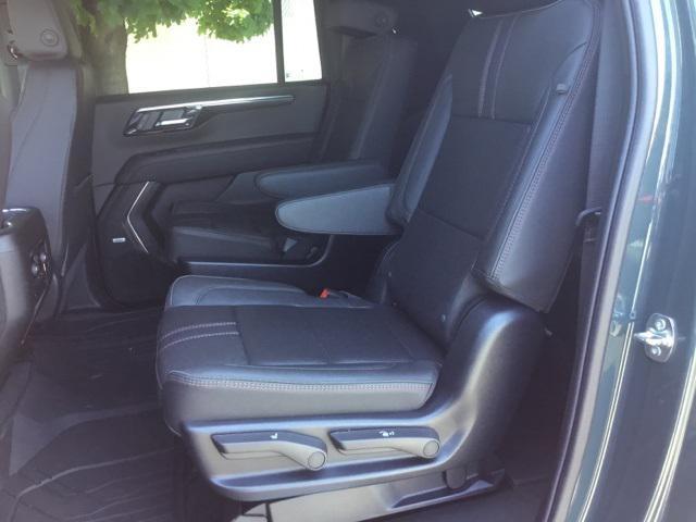 new 2025 Chevrolet Suburban car, priced at $76,617