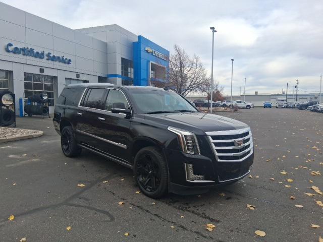 used 2020 Cadillac Escalade ESV car, priced at $40,899