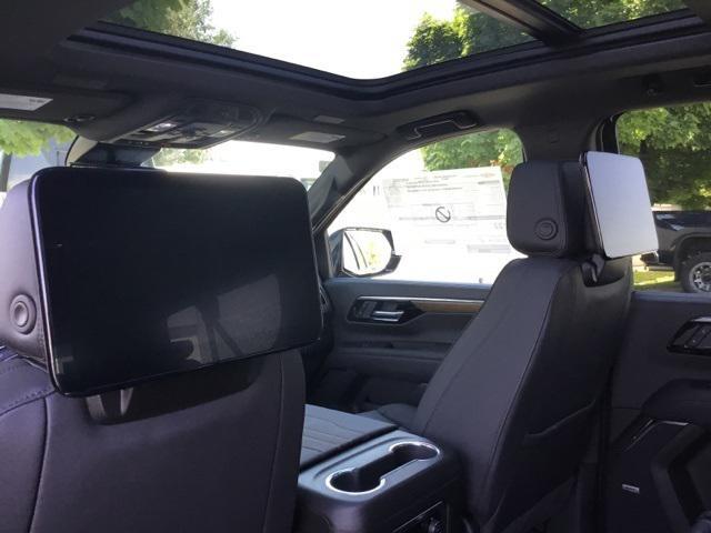 new 2025 Chevrolet Suburban car, priced at $89,125