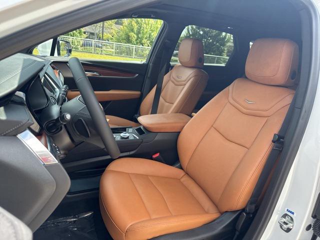 new 2025 Cadillac XT5 car, priced at $60,990