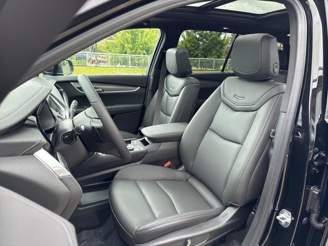 new 2025 Cadillac XT6 car, priced at $53,315