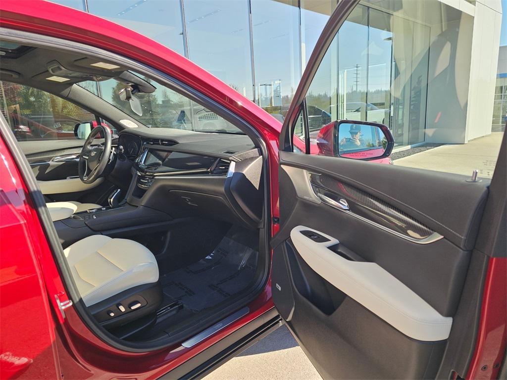 used 2023 Cadillac XT6 car, priced at $46,800