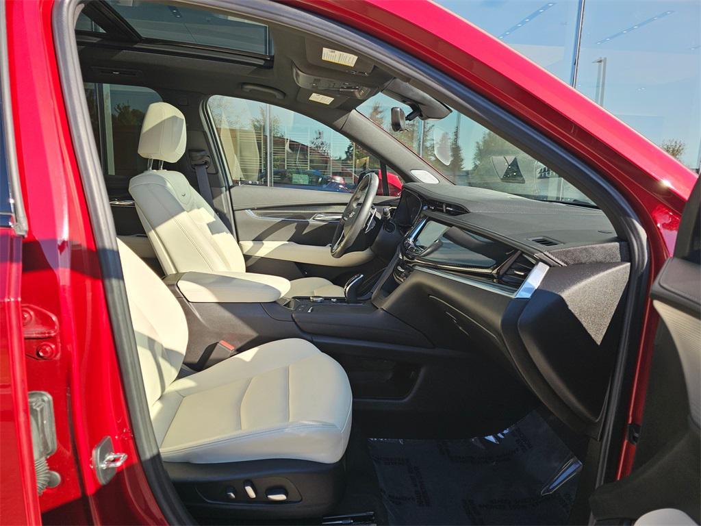 used 2023 Cadillac XT6 car, priced at $46,800