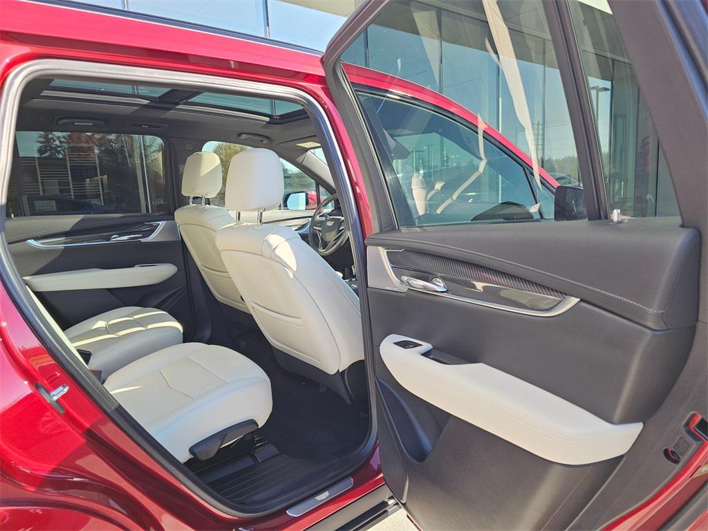 used 2023 Cadillac XT6 car, priced at $46,800