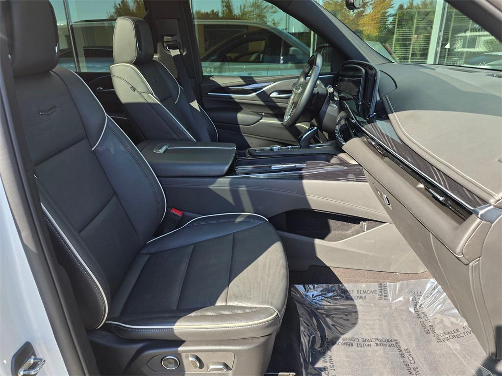 used 2023 Cadillac Escalade ESV car, priced at $76,995