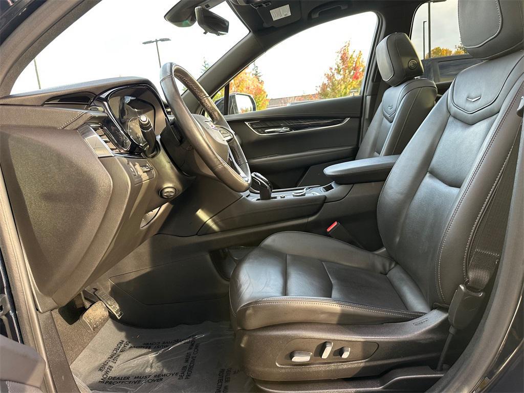 used 2022 Cadillac XT6 car, priced at $36,995