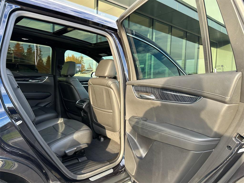 used 2022 Cadillac XT6 car, priced at $36,995